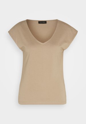 T-shirt beige con scollo a V e maniche corte, realizzata in materiale morbido. Presenta un design semplice, senza motivi o dettagli.