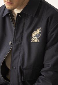 Kaotiko CHEERS DARLING UNISEX - Pilotska jakna - navy