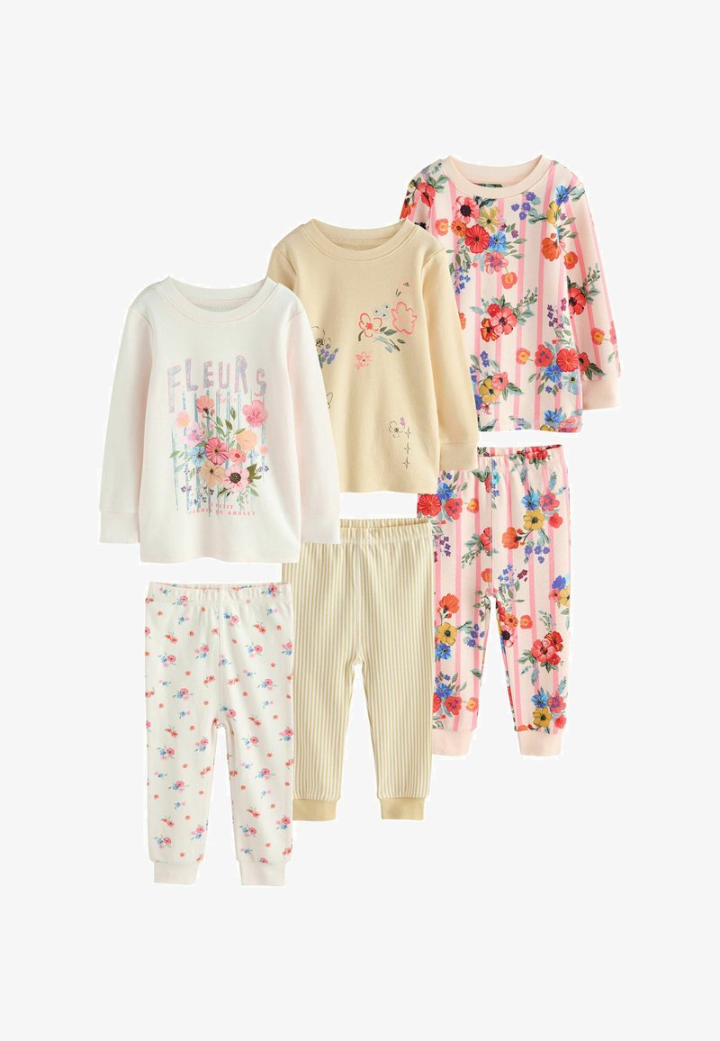 Trois ensembles de pyjamas pour enfants à manches longues imprimés de fleurs avec pantalons assortis en tons rose, crème et beige.