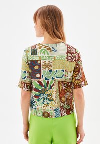 adL CALLA - Camicetta - printed green
