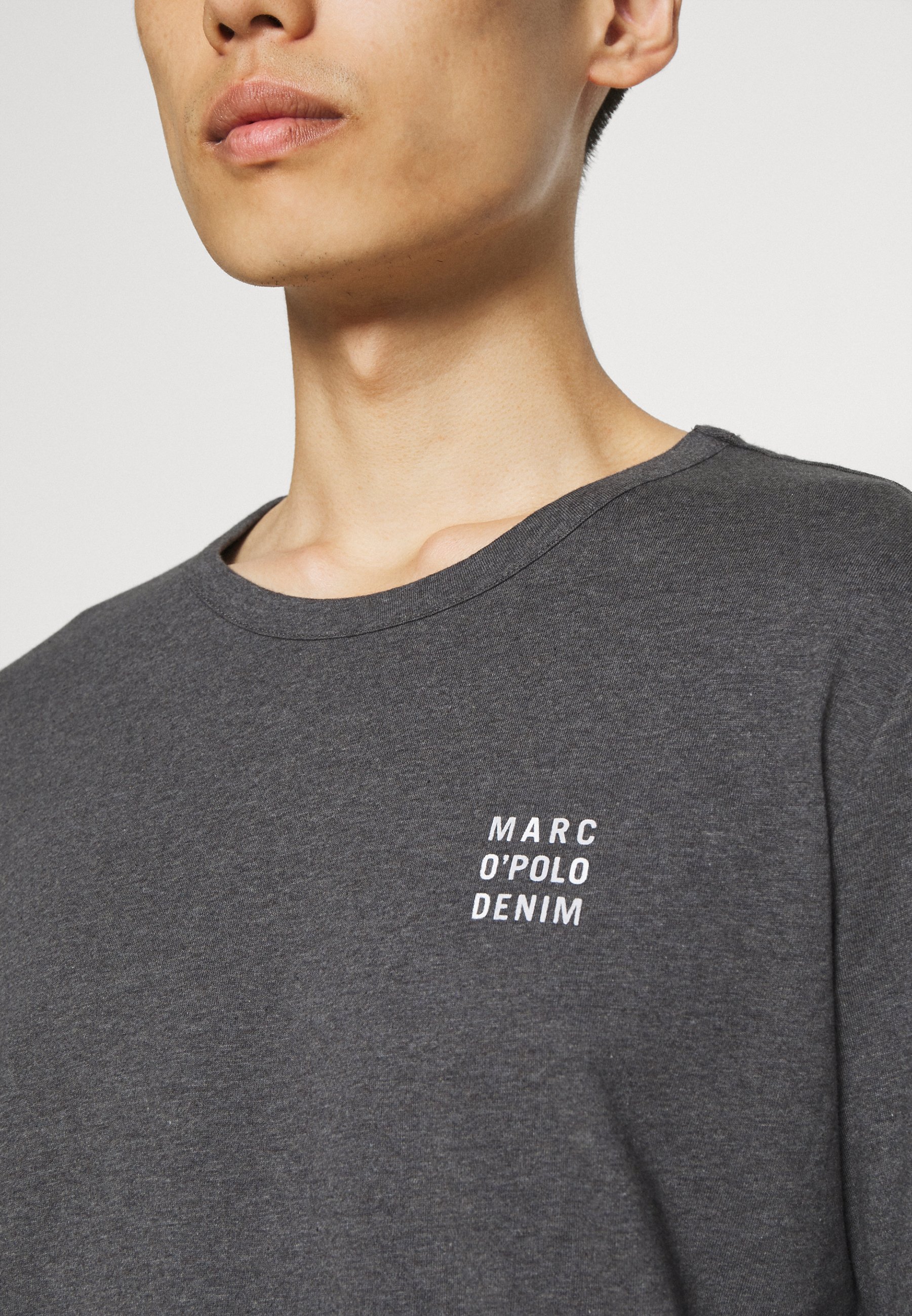 Uomo LONG SLEEVE SMALL LOGO PRINT - Maglietta a manica lunga Uomo LONG SLEEVE SMALL LOGO PRINT - Maglietta a manica lunga