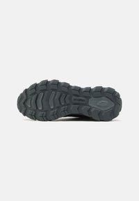Skechers MAX PROTECT - Sportcipő - green