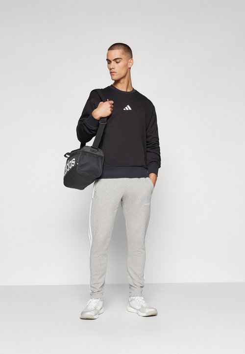 adidas Sportsweatshirt 'Essentials Feelcozy' — foto 2