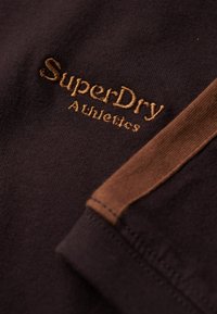 Superdry & Co ESSENTIAL LOGO RETRO - Camiseta estampada - chocolate plum brown dachshund tan