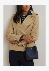 Ikke valgt, refined navy