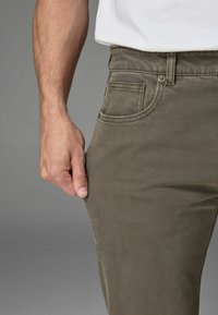 Next VINTAGE - REGULAR FIT - Straight leg jeans - dark khaki