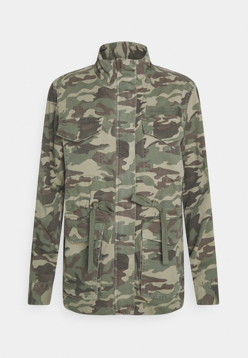 Camo jack in groene tinten, met een hoge kraag, lange mouwen, vier vo pockets en een trekkoord in de taille. Katoenen stof.