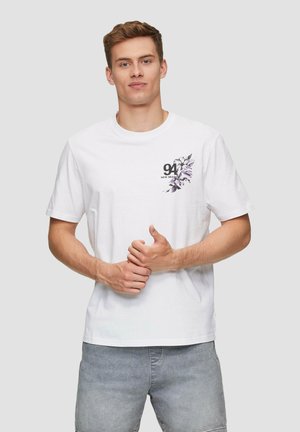 MIT BRUST - T-shirt imprimé - weiß