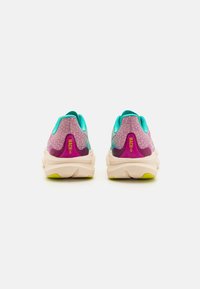 HOKA MACH 6 UNISEX - Utcai futócipők - fuchsia/electric aqua