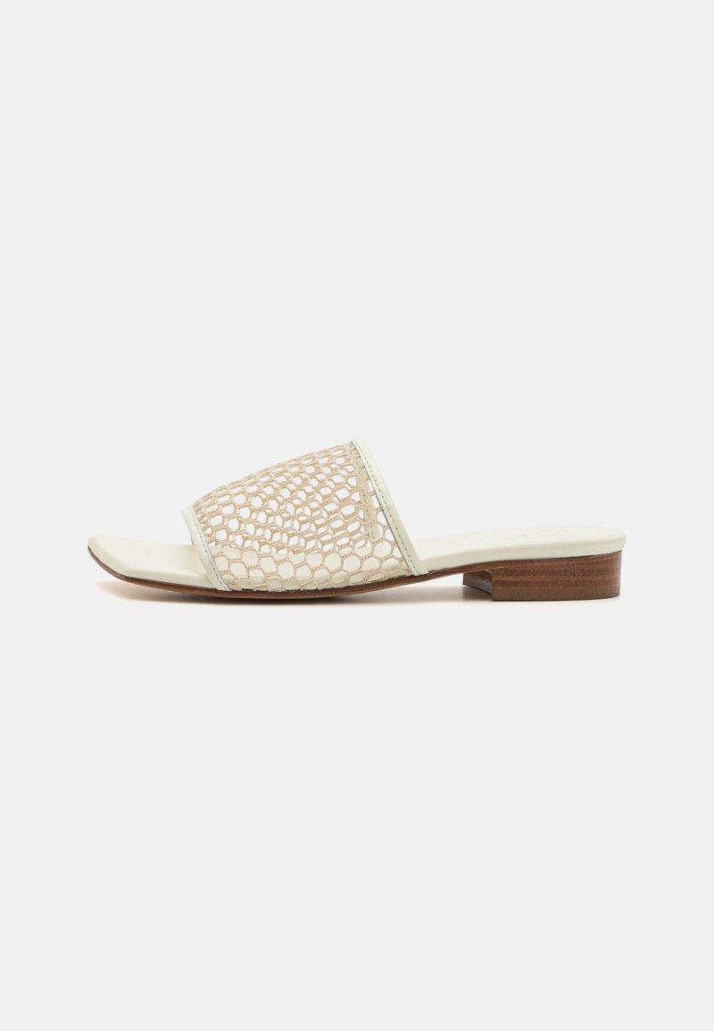 Souliers Martinez - CHICA - Sandalias planas - white, Ampliar