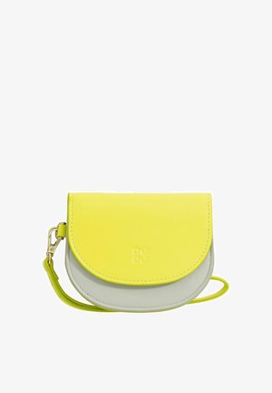 Gelbe und graue Lederbörse mit einem runden Klappenverschluss, einem Verschluss und einem abnehmbaren Riemen. Glatte Oberfläche mit Nähten.