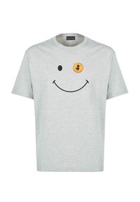T-shirt grigia in cotone con maniche corte, caratterizzata da una grande grafica nera a forma di sorriso e una toppa rotonda gialla con un design di anatra.