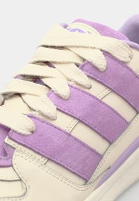 adidas Originals FORUM2000 - Tossud - off white/powder plum