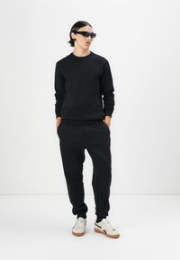 Thumbnail Image 3