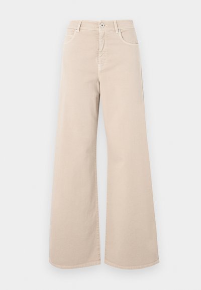 Μπεζ παντελόνι φαρδύς πόδας από βαμβάκι, με κλασική μέση, μπροστινές τσέπες και ευθεία γραμμή στο τελείωμα. Λείο υφή και ελάχιστες λεπτομέρειες.