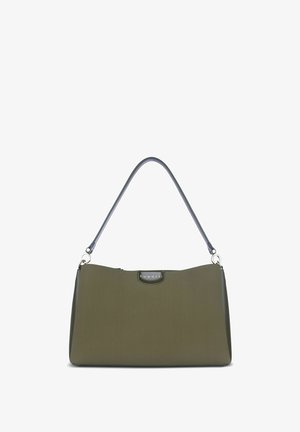 Bolso rectangular verde oliva para llevar al hombro con una correa fina negra y una pequeña placa con el logo de Bugatti centrada cerca de la parte superior.