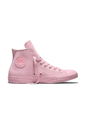 Hoher Converse-Sneaker in einfarbigem sanftem Rosa mit monochromem Logopatch, Schnürsenkeln, Ösen und Gummisohle, gezeigt im rechten Seitenprofil.