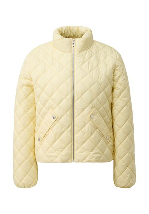 Jasnożółta pikowana kurtka z wysokim kołnierzem, zamkiem błyskawicznym z przodu i dwoma kieszeniami na patki z zatrzaskami z przodu.