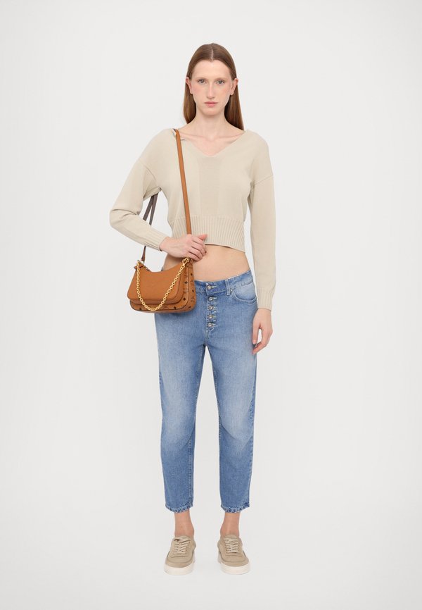 AREN HOBO - Cross body bag - cognac2