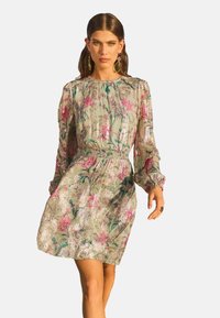 REGULAR FIT  - Denné šaty - sage floral
