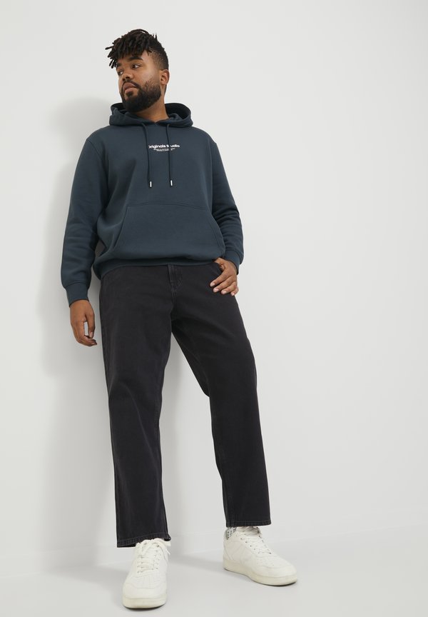 Chris - Relaxed fit jeans3