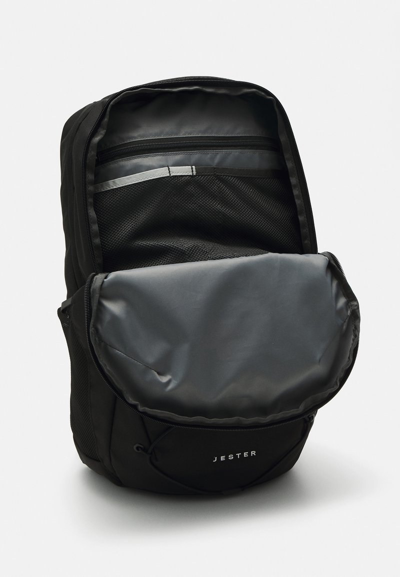 north face backpack rodey The Men's 27L, Backpacks, Tnf Black/Npf Fashion An additional organizational pocket for your personal items The North Face Black Polyester