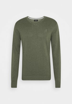 Herren olivgrüner Langarm-V-Ausschnitt-Pullover mit gerippten Bündchen und Saum, mit kleinem besticktem Logo auf der Brust.