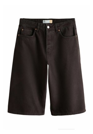 Schwarze knielange Jeansshorts mit Fronttaschen, Gürtelschlaufen und einer Knopfverschluss.