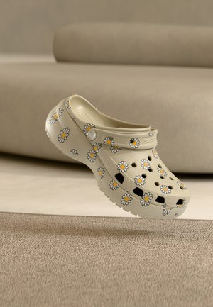 CLASSIC PLATFORM FLORAL - Šľapky - meteor