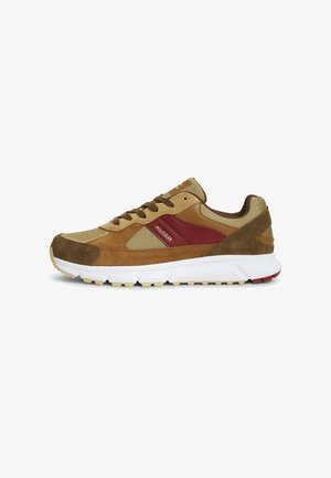 Tommy Hilfiger, TOMMY HILFIGER SUEDE MIXED TEXTURE CLEAT TRAINERS - Baskets basses - southern tan