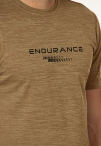 Endurance S/S PERFORMANCE - Tekninen t-paita -  kelp