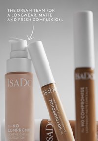 IsaDora NO COMPROMISE LIGHTWEIGHT MATTE FOUNDATION - Podkład