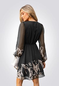 Cupshe SHEER BUBBLE SLEEVE PRINTED  - Robe de soirée - black