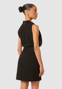 Forever New Petite NOA PETITE DRAPED MINI - Kokteiļkleita/ballīšu kleita - black