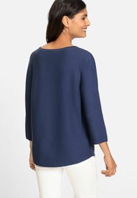 Olsen MIT RUNDHALSAUSSSCHNITT - Strickpullover - dunkelblau