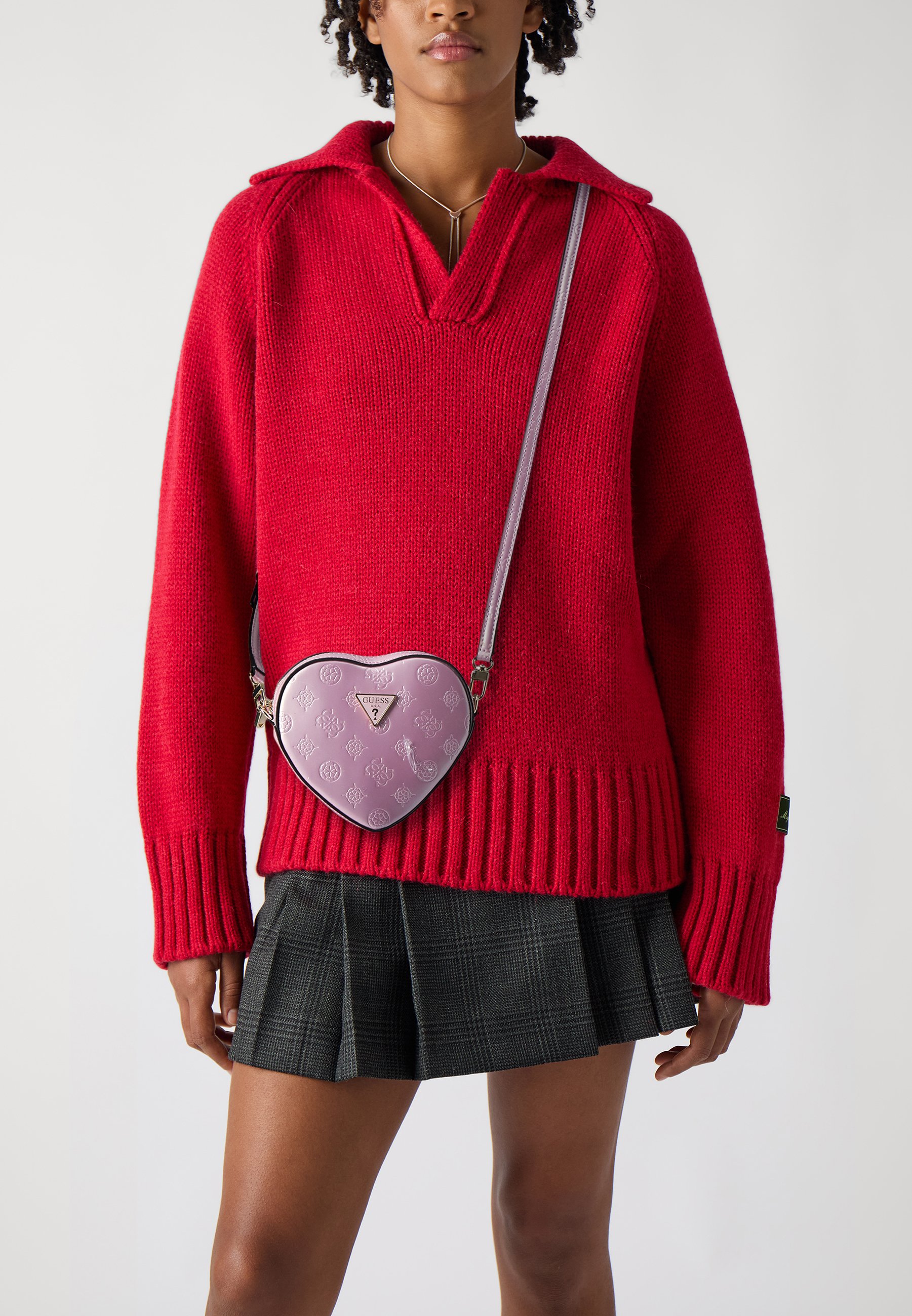 Guess ARNELA MINI HEART BAG - Geantă crossbody - orchid logo/bej