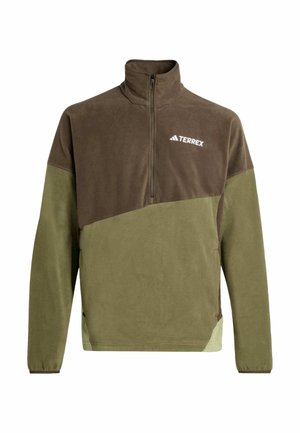 Fleece-Pullover in erdigem Braun und Olivgrün, mit einem halben Reißverschluss, hohem Kragen und einem kleinen weißen Logo auf der Brust. Weiche Textur.