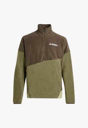 Fleece-Pullover in erdigem Braun und Olivgrün, mit einem halben Reißverschluss, hohem Kragen und einem kleinen weißen Logo auf der Brust. Weiche Textur.