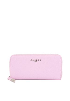 Portafoglio sintetico rosa con una superficie liscia, chiusura a zip e accessori in argento. Presenta un logo impresso sulla parte anteriore e una forma rettangolare.