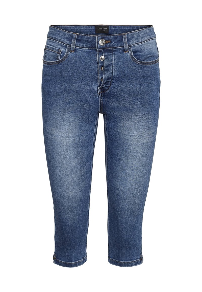 Pantalones capri de mezclilla en un lavado azul medio con una cremallera de cinco botones, bolsillos clásicos y dobladillos con vuelta para un diseño recortado.