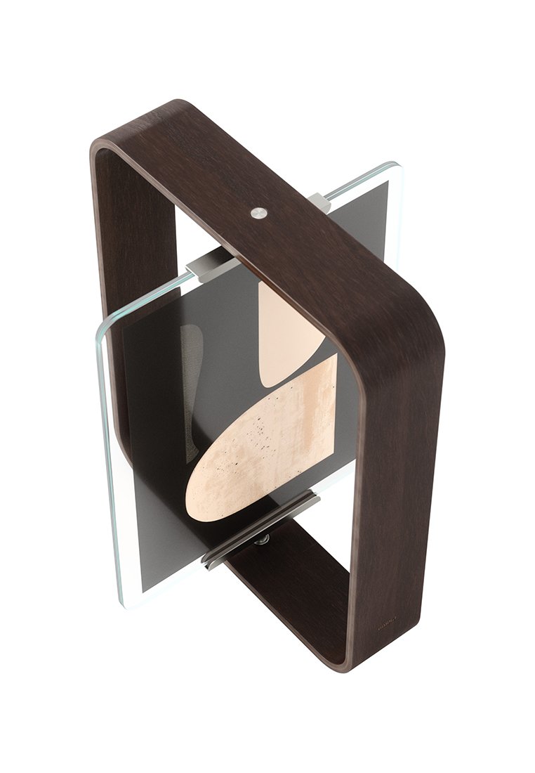 Nowoczesna ramka zdjęciowa o ciemnym wykończeniu drewnianym, z przezroczystym szklanym tłem i abstrakcyjnym wzorem z beżowymi i czarnymi kształtami geometrycznymi.