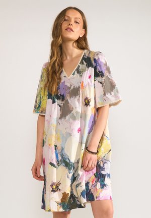 Nümph, NUANNALI DRESS - Robe t-shirt - forest green