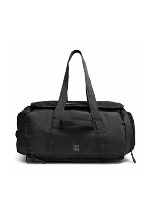 Schwarze rechteckige Reisetasche mit zwei Griffen, vorderem Logo "GOT BAG" und seitlichen Reißverschlusstaschen, vor weißem Hintergrund.