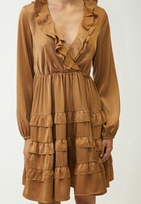 INFLUENCER VALANCE  - Vestido informal - cappuccino