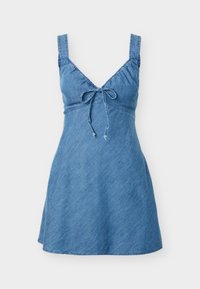 Μίνι φόρεμα από τζιν χωρίς μανίκια με χοντρά τιράντες και φιόγκο μπροστά στο V-λαιμό, που ανοίγει ελαφρώς προς το τελείωμα.