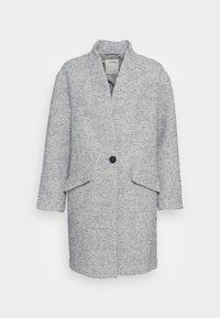 Szary płaszcz w jodełkę z wyciętym kołnierzem, długimi rękawami, zapinany na jeden guzik, z dwoma przednimi kieszeniami.