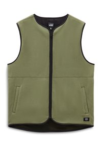 Chaleco de forro polar verde oliva con cremallera frontal, ribete negro y dos bolsillos laterales. Etiqueta en el lado inferior derecho. Textura suave y diseño sin mangas.