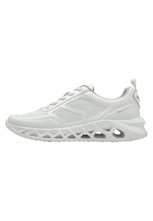 Trainers - white
