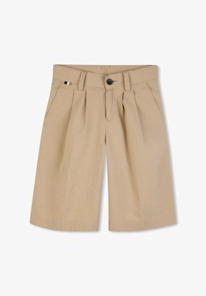 Pantaloncini beige fino al ginocchio con pieghe frontali, tasche laterali, passanti per cintura e chiusura con bottone nero in vita.