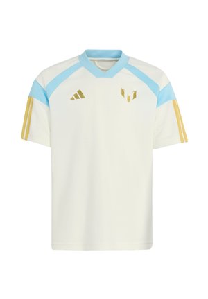 Biała sportowa koszulka z jasnoniebieskimi akcentami na ramionach, złotym logo Adidas po prawej stronie klatki piersiowej oraz złotymi paskami na krótkich rękawach.